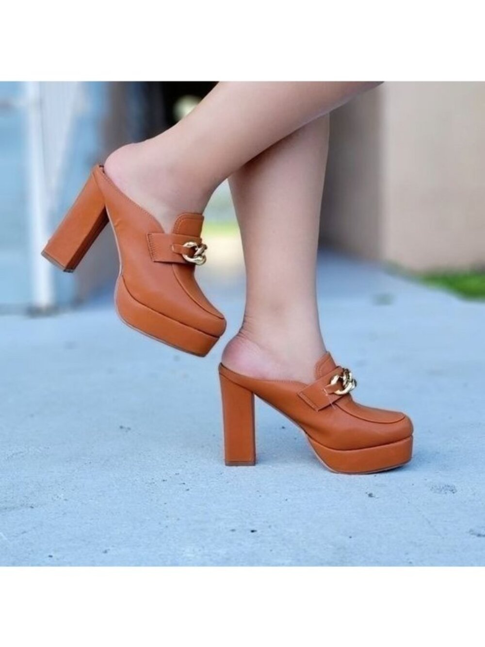 Tan Platform Heeled Mule Loafers with Gold Chain Closed Toe (size 5.5) - Picture 2 of 5